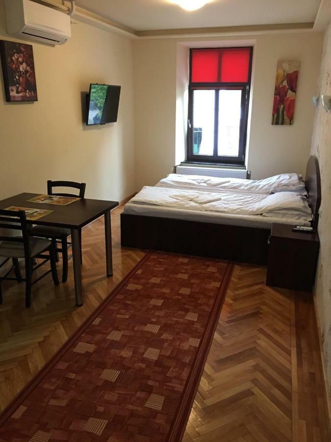 Отель Casa Mots Сибиу Экстерьер фото